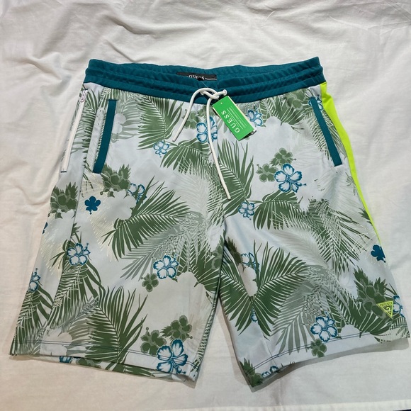 Men’s Guess Henri RP Shorts! Size XL, NWT! $69.00! - Picture 1 of 8